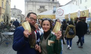 A visit at the food street event "Fritto Misto" in Ascoli Piceno with our friend Monia